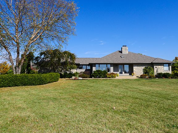 2nd image of 6822 Cacchio Ln