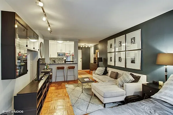 Sold by Maz Group NY | media 2