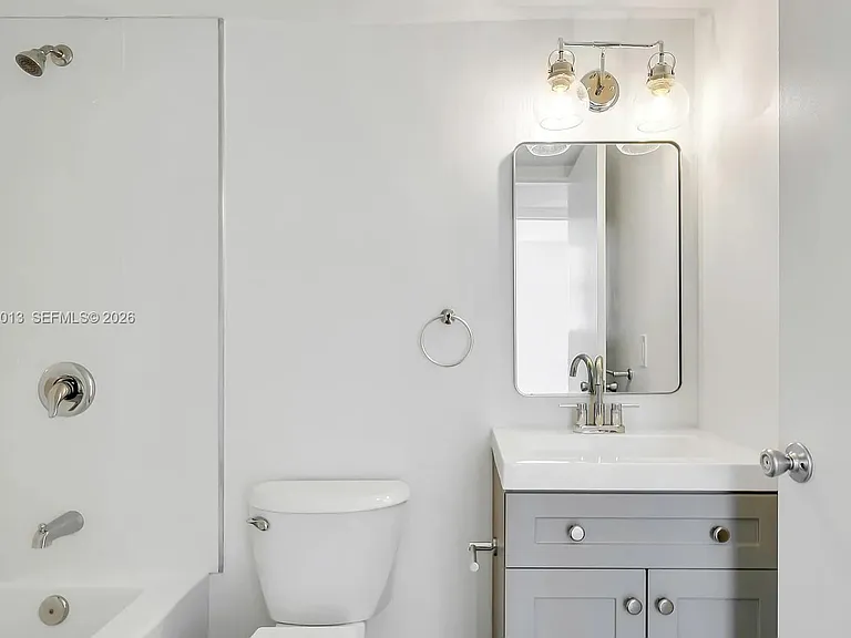 501 SW 1st St #502 — Photo 18
