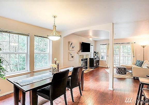 3rd image of 18505 SE Newport Way Unit E320