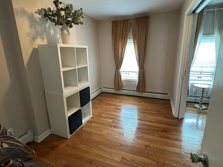 Additional room for office or bedroom.