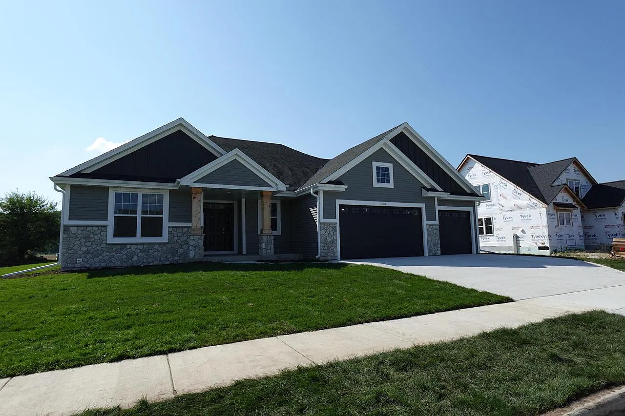 1652 Switchgrass STREET photo 1