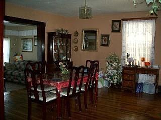 2nd image of 209 Park Ave
