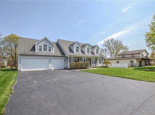 6 Bridgewood Dr, Rochester, NY 14612