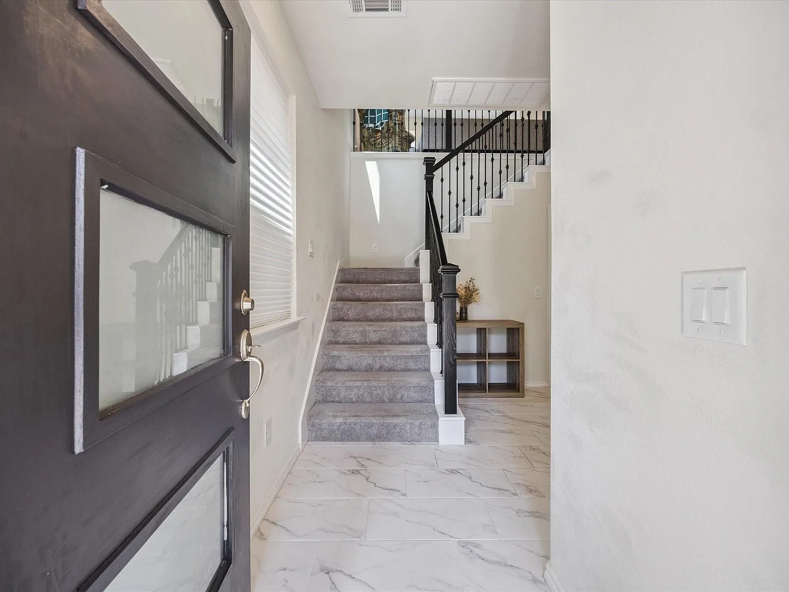 3 bed, 2.5 bath, 1490 sqft, $2,500 — Photo 2