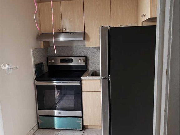 4th image of 708 NW 53rd St #708