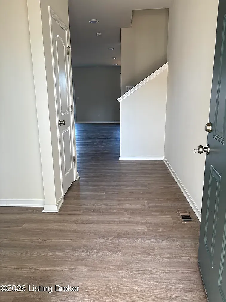 4 bed, 2.5 bath, 2606 sqft, $2,700 — Photo 2