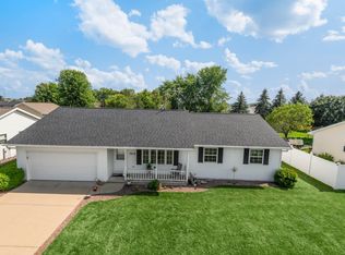 3018 Jauquet Dr, Green Bay, WI 54311