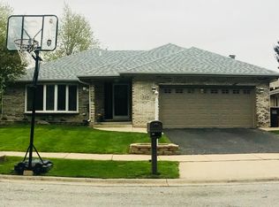 5219 Diane Ct, Oak Forest, IL 60452