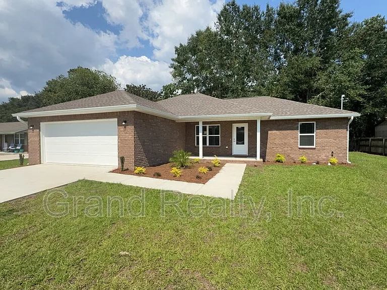 4208 Eleanor St — Photo 2