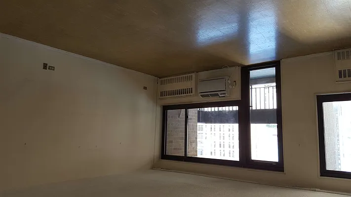 Sold by Thomas J Lombardi, LREB | media 24