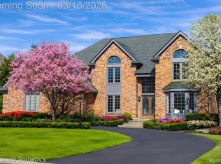 2532 Cedar Brook Ct, Rochester Hills, MI 48309