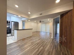 3045 Walnut Bend Ln APT 11, Houston, TX 77042