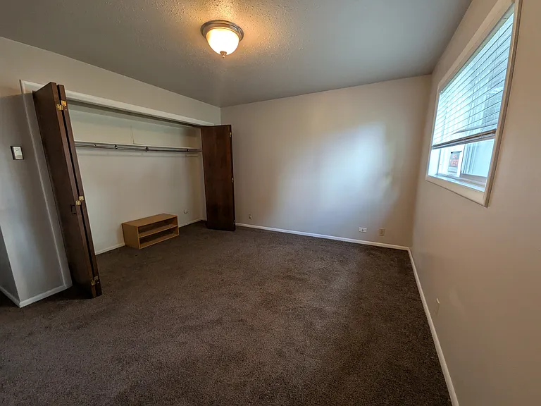 255 S 1 W — Photo 11