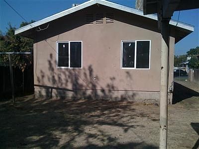 2nd image of 3582 E Lyell Ave