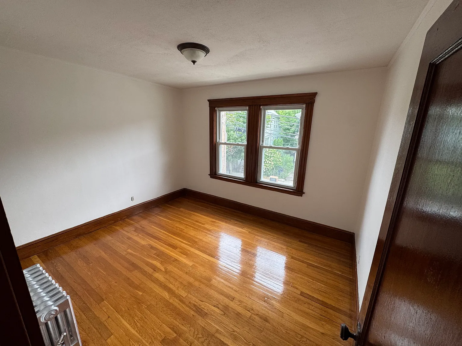3 bed, 1.0 bath, 1000 sqft, $3,000 — Photo 4