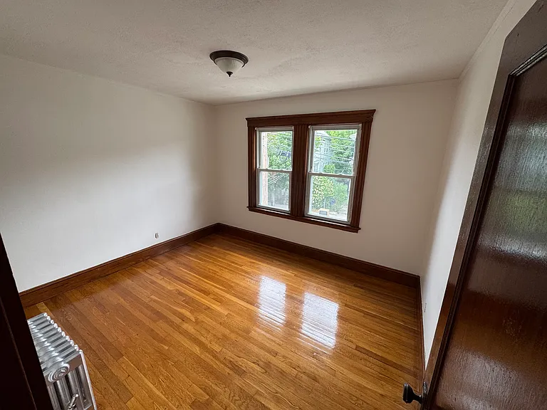 36 Brooks Ave #MAIN — Photo 4