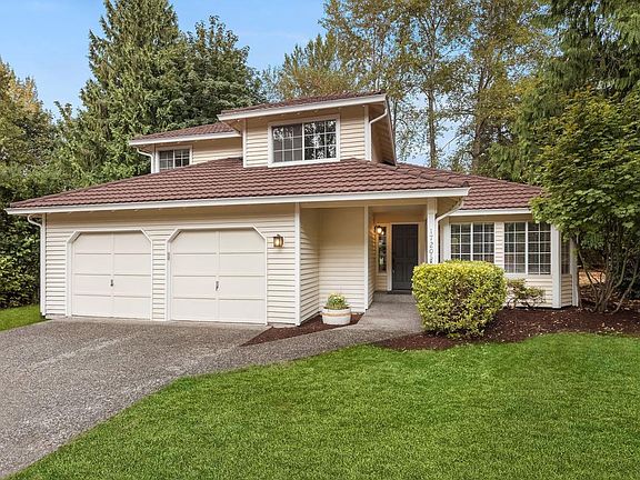 2nd image of 17205 NE 132nd Pl