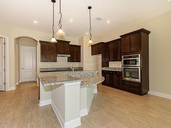 3rd image of 188 Ellsworth Cir