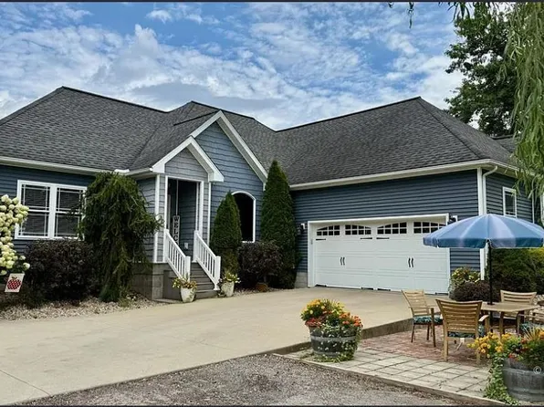 182 Pleasant Grove Rd, Jackson, OH 45640