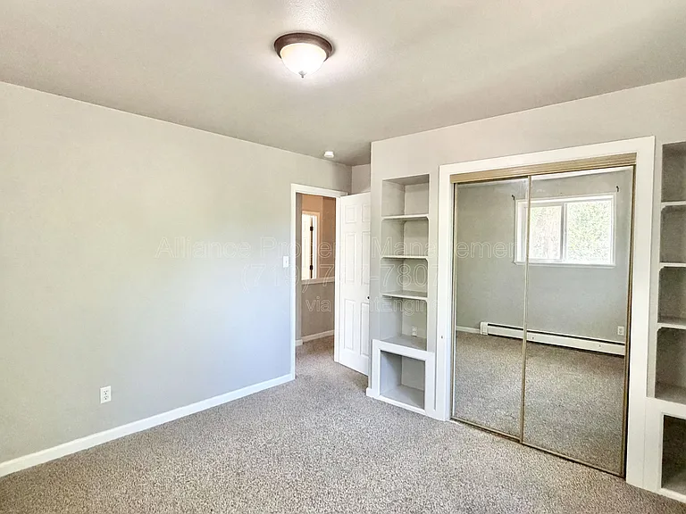 2528 Tremont St — Photo 10