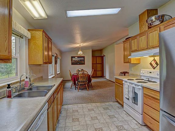 5th image of 761 Woodstock Dr