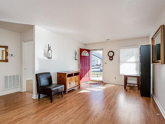 5th image of 1553 Pine Cone Cir