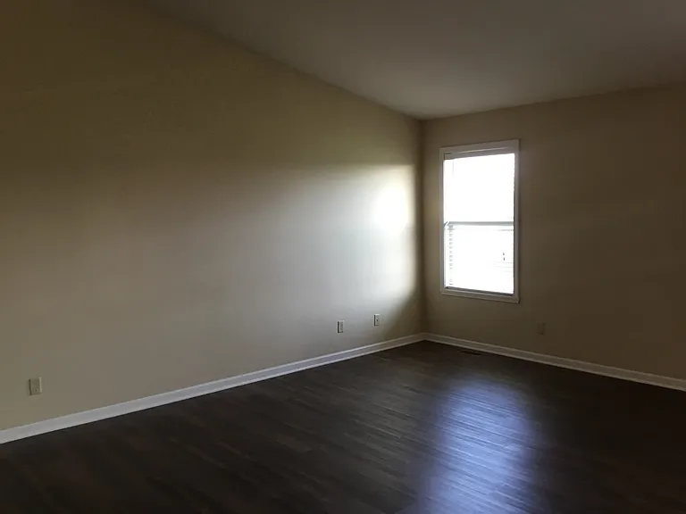 6328 Sunnybrook Ln — Photo 6