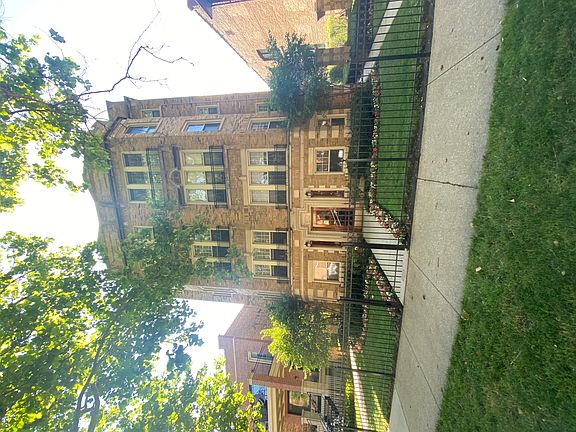 2nd image of 4918 N Wolcott Ave #0