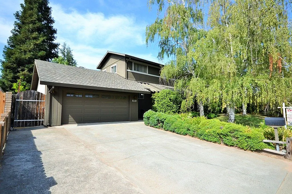 8549 Annette Engel Way photo 1