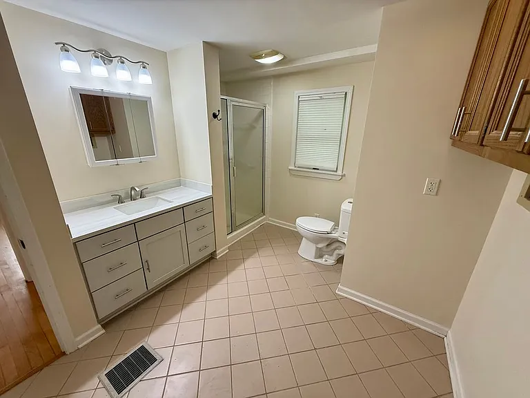 325 Highland Rd — Photo 22