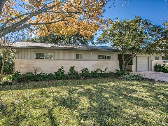 2nd image of 807 James Dr