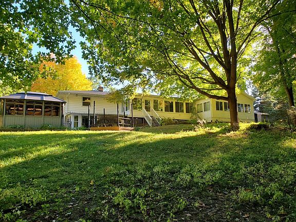 5th image of 11910 Cady Rd