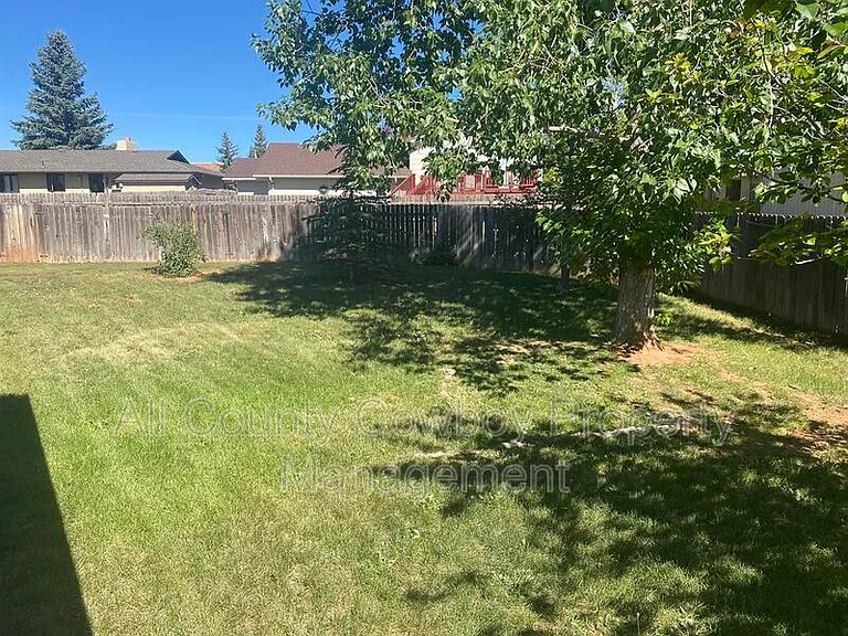 2132 Carrington Ct — Photo 15