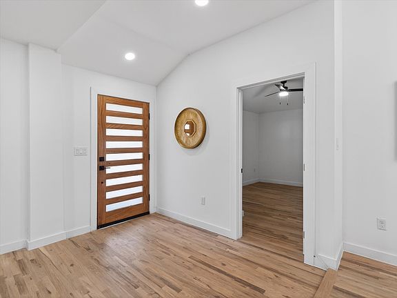 5th image of 3503 Fontana Dr