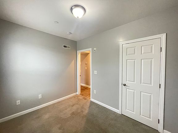 5th image of 374 Amory St #1