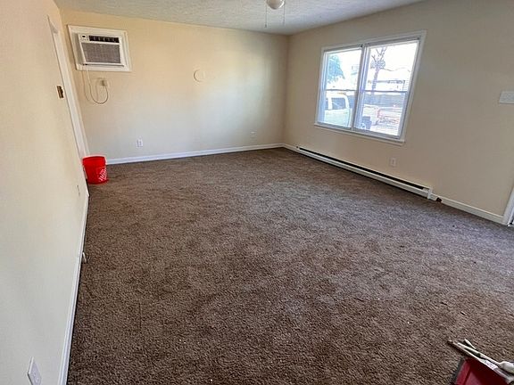 3rd image of 9 N Fern Ave