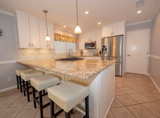 8827 Prestwick Way, Santee, CA 92071