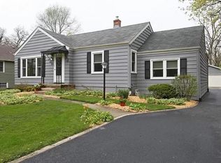 606 Emerson Ave, Glen Ellyn, IL 60137