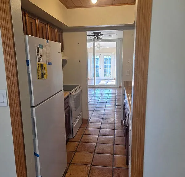 3915 Mount Sterling Ave — Photo 10