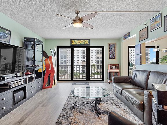 4th image of 1201 S Ocean Drive #803N