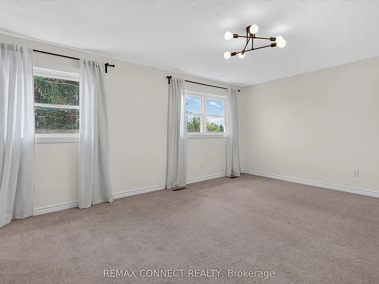 829 Cavan Ct — Photo 17