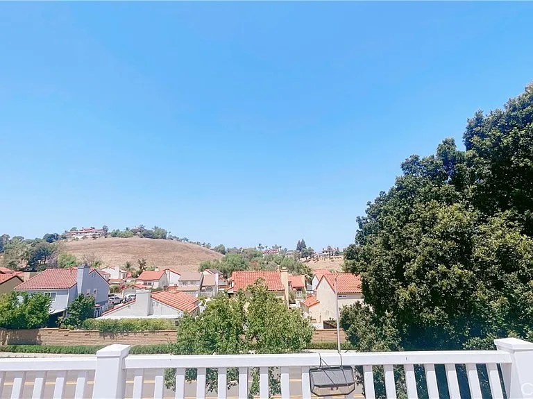 2470 Saratoga Ln — Photo 5