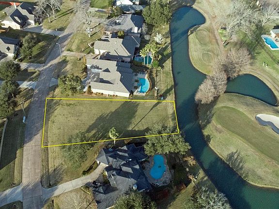 3rd image of 4110 Weston Dr