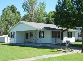 107 E Saint Francis St, Dexter, MO 63841