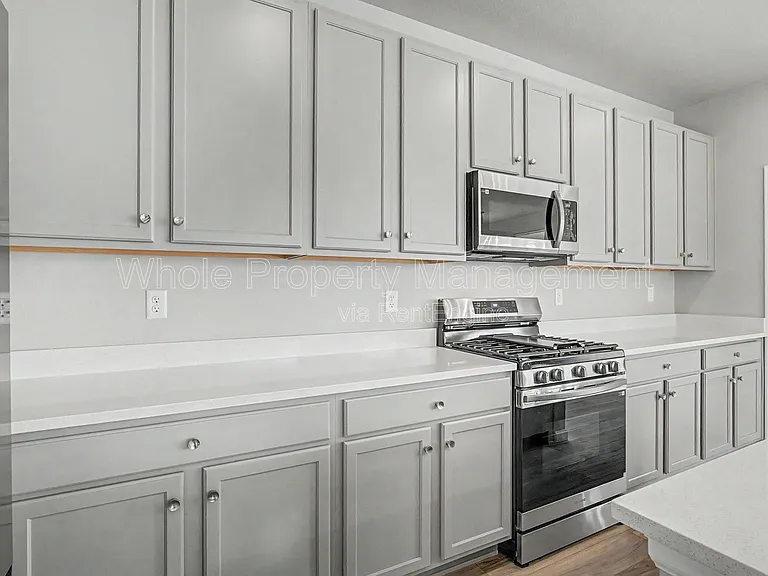 2291 Peregrine Dr — Photo 8