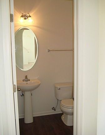 1906 Lake Bluff Lane