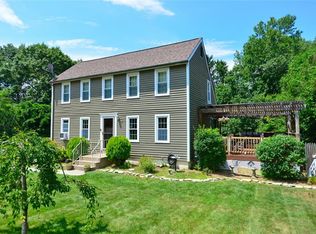 19 Canterbury Dr, Bradford, RI 02808
