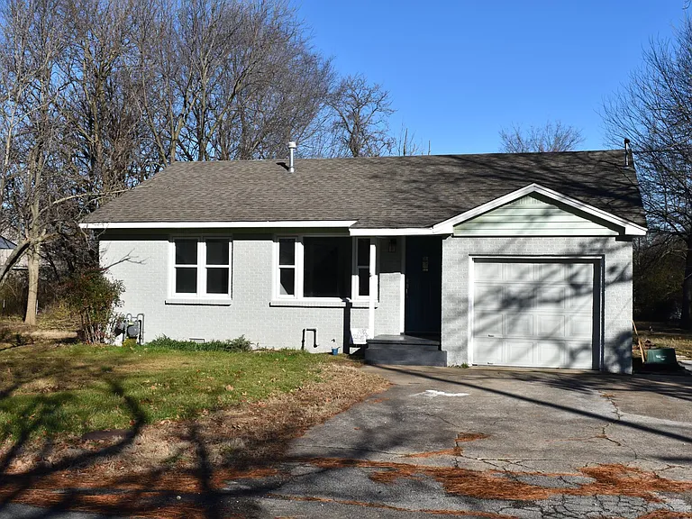 980 W Lawson St — Photo 1