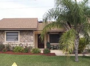 1605 N Bluebird Ln, Homestead, FL 33035